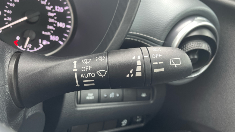 Nissan Juke 1.0 DiG-T 114 N-Connecta 5dr Petrol Hatchback